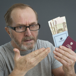 Не выкидывайте советские сберкнижки: экономист рассказал о компенсациях